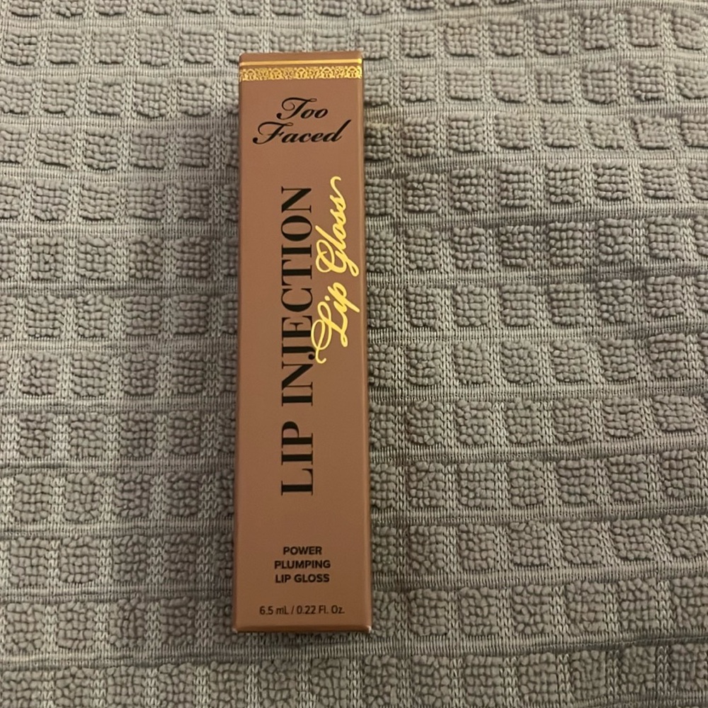 Too faced Lip Injection Lip Gloss